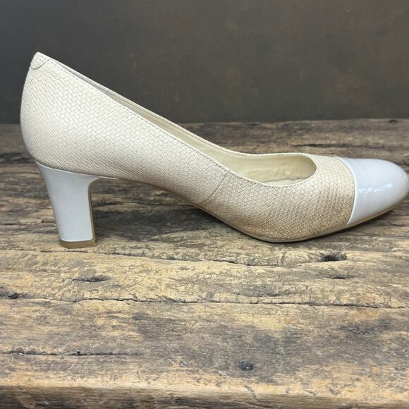 Easy Spirit Beige Cap Toe Women’s 8M Patent Leather Accent Comfort Career Heels - Picture 7 of 9